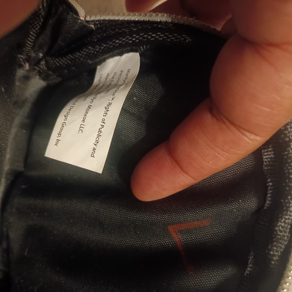 Marilyn Monroe Pink Glitter Cosmetic Bag - Picture 6 of 6